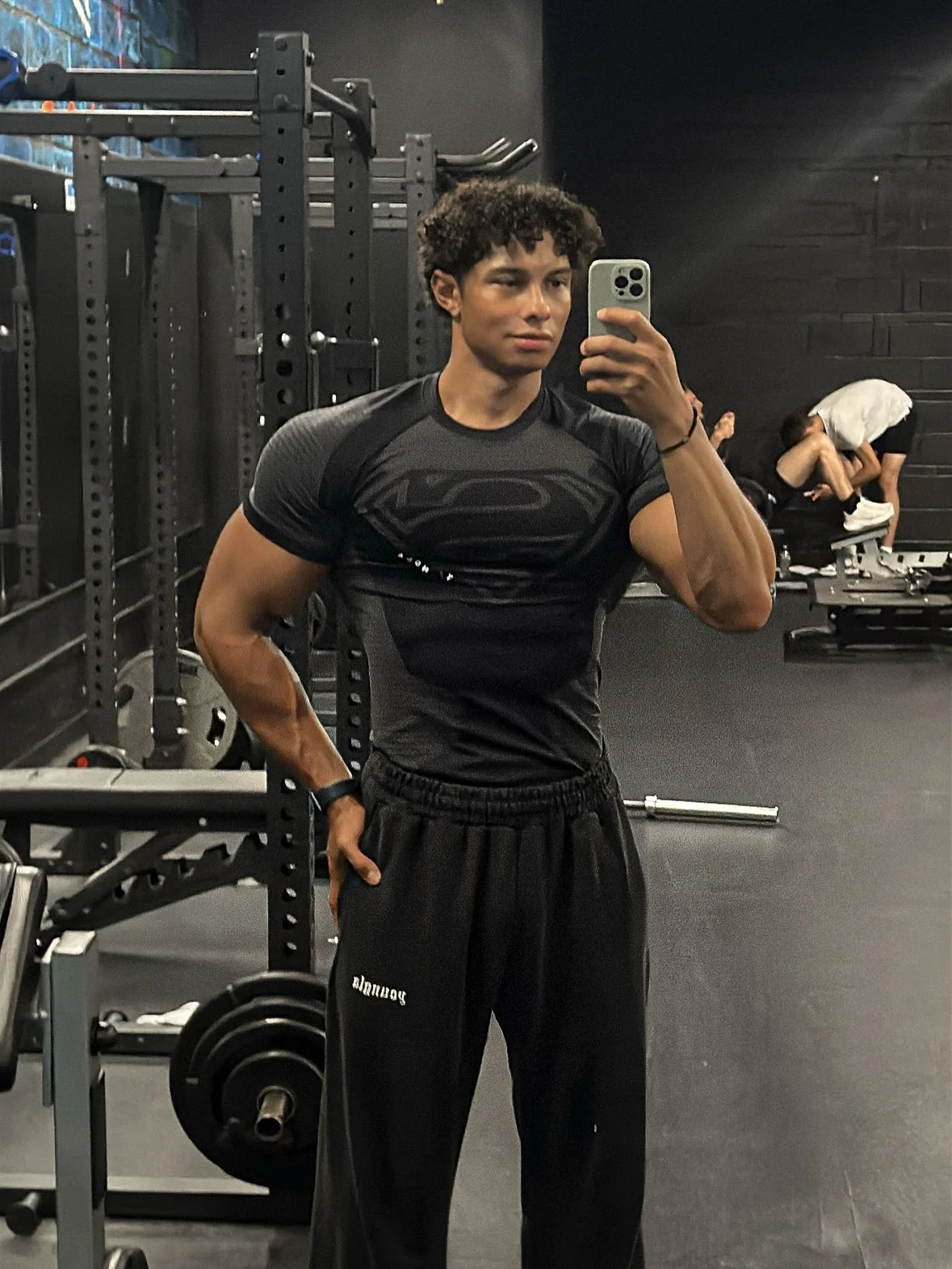 2025 YOUNGAL New Men's Fitness T-shirts clothing sports Tshirt tights high elastic training short sleeve fitness man clothing