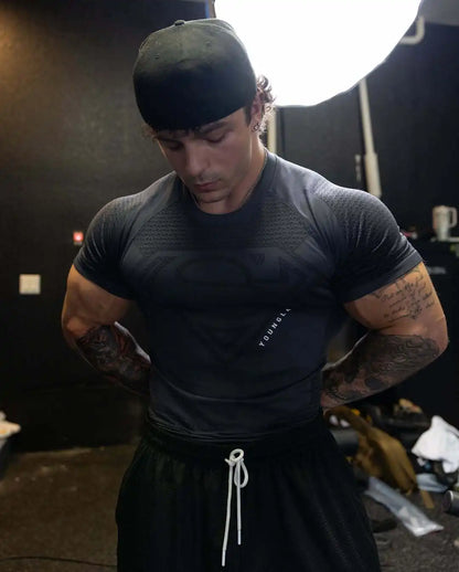 2025 YOUNGAL New Men's Fitness T-shirts clothing sports Tshirt tights high elastic training short sleeve fitness man clothing